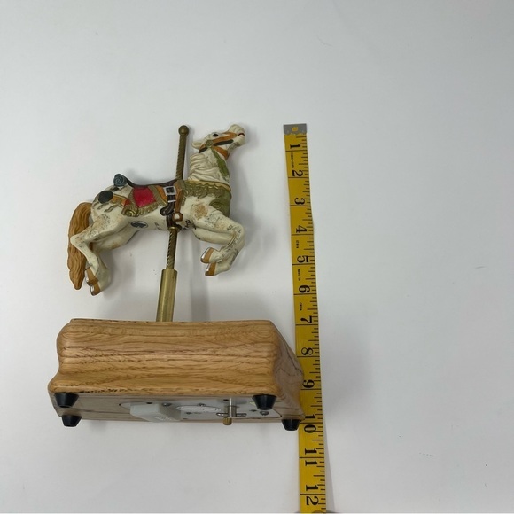 Vintage The American Carousel Limited Edition Collection Carousel Musical Box - Picture 9 of 11